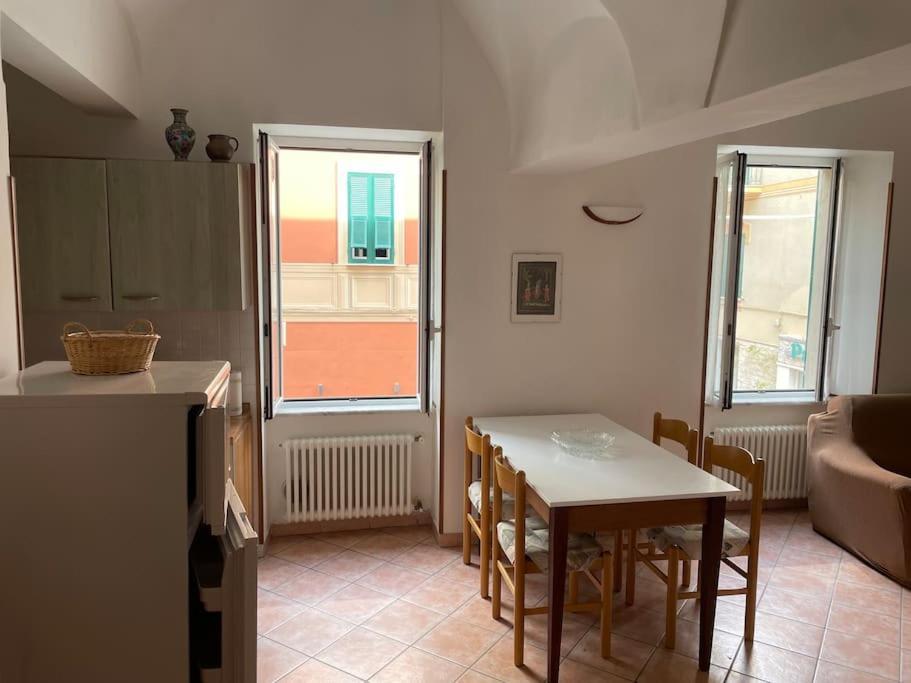 Appartamento A Due Passi Dal Mare Finale Ligure Luaran gambar